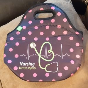 Zip up nursing lunch bag.
